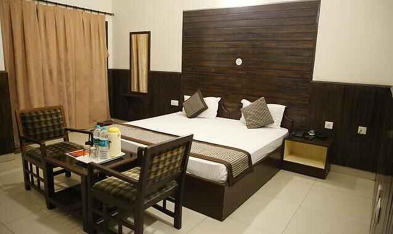 Fabhotel Corbett Inn Rudrapur المظهر الخارجي الصورة